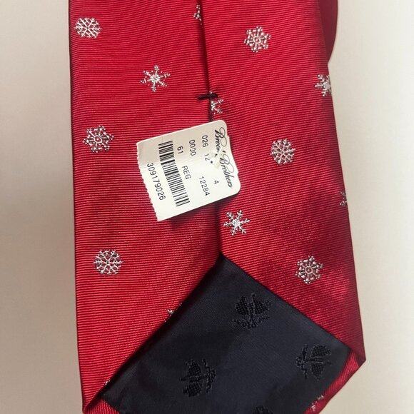 Brooks Brothers Makers 100% Silk Tie Snowflake Pattern - Picture 3 of 12